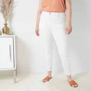 Women's Plus Size Jeans - 22W - Skinny, white. Pls read.